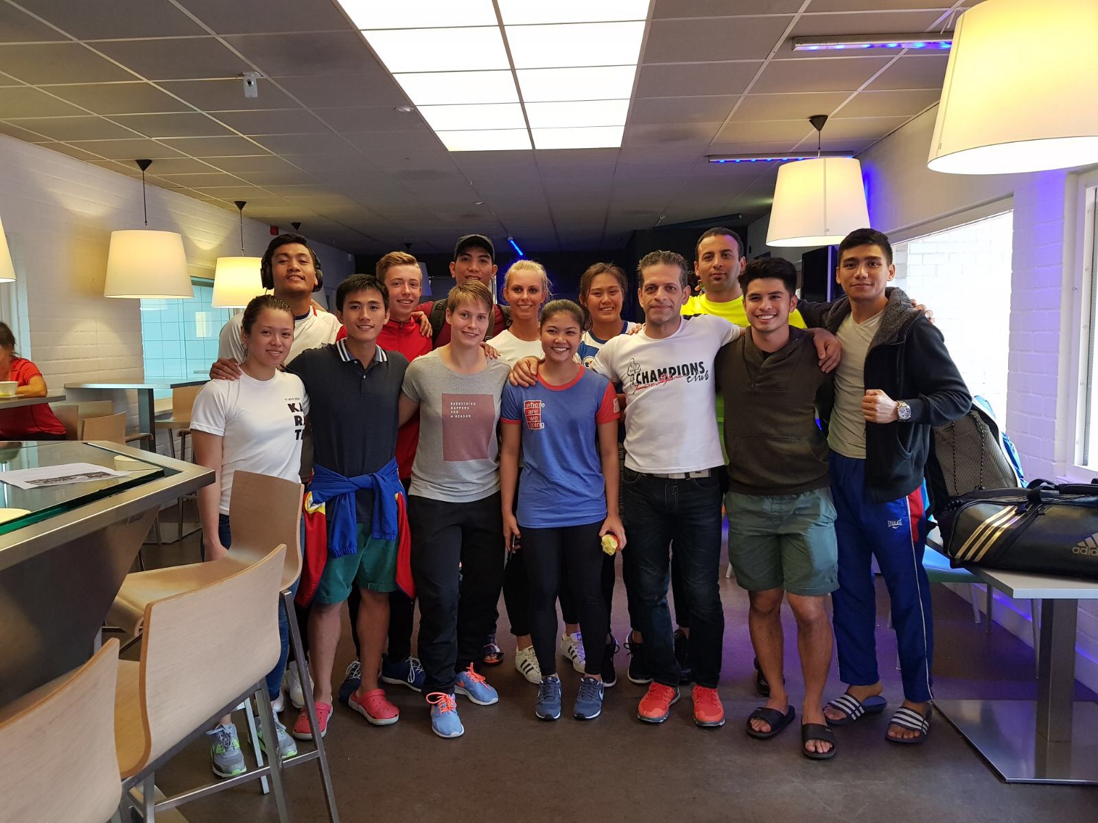 Lehrgang mit dem Philippinischen Nationalteam Herzlich willkommen 歓迎される